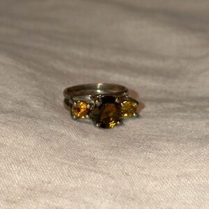 Vintage Elegant Silver and Yellow Gemstone Ring
